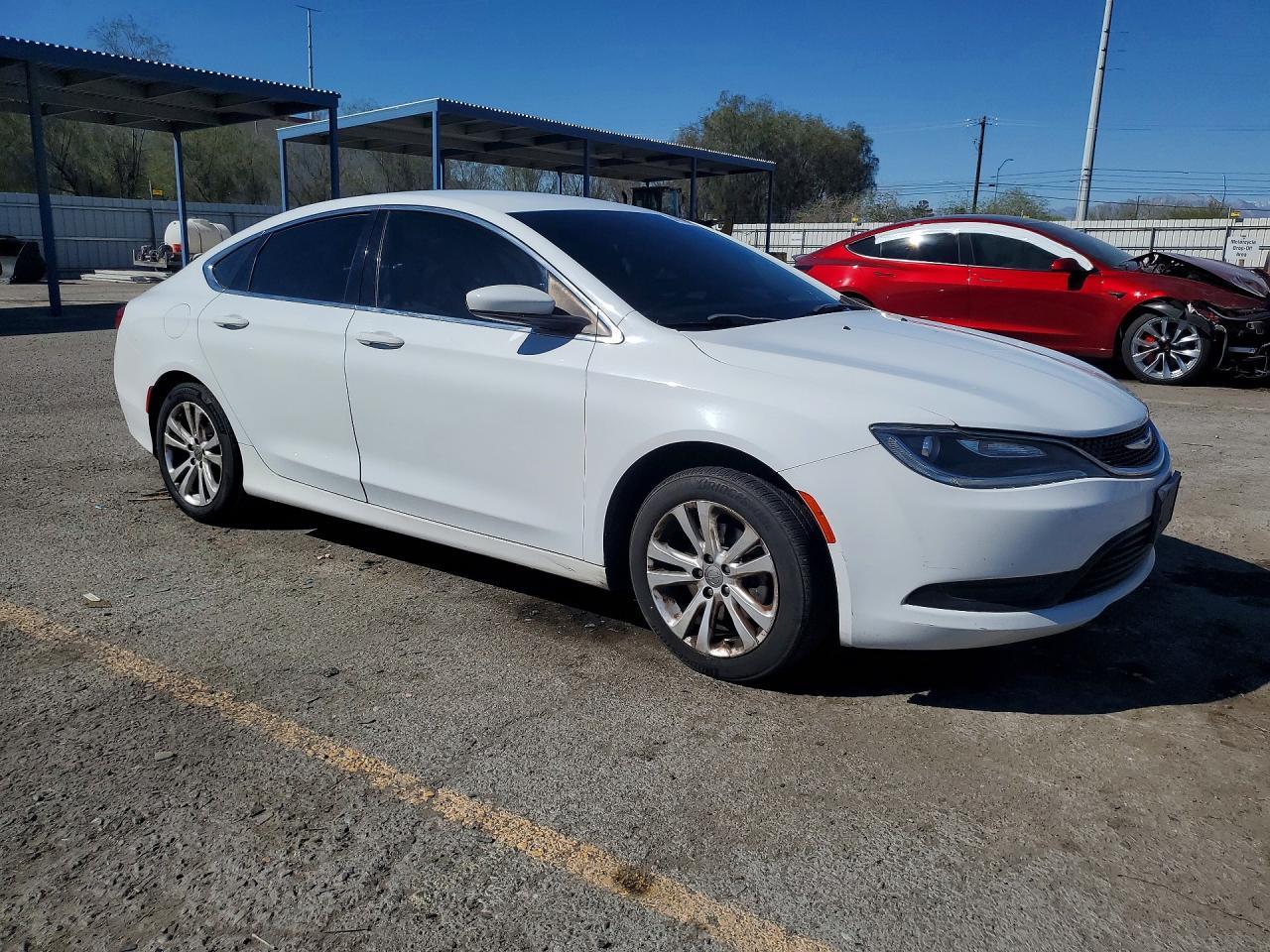 2016 Chrysler 200 Lx - Фото 4
