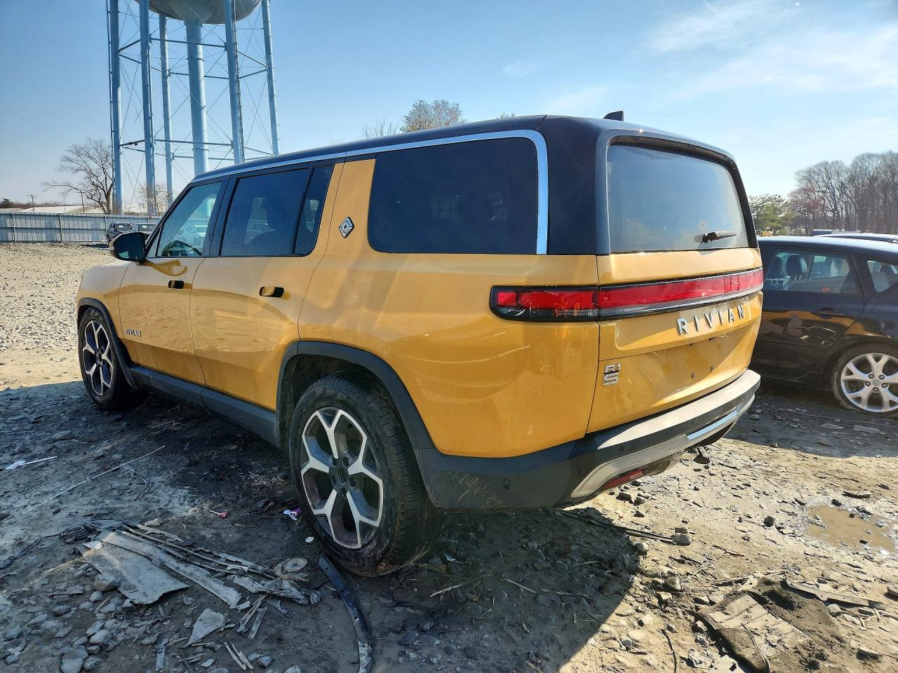2023 Rivian R1S Adventure - Фото 2
