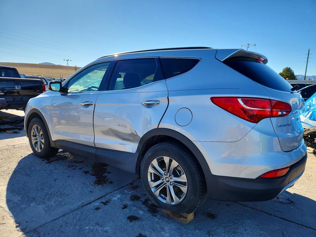 2014 Hyundai Santa Fe Sport 2.4L - Image 2