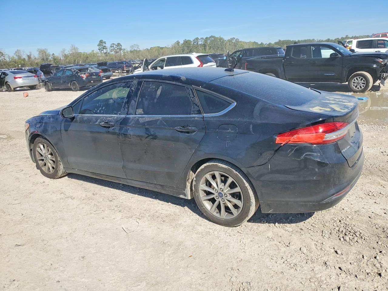 2017 Ford Fusion Se - Фото 2