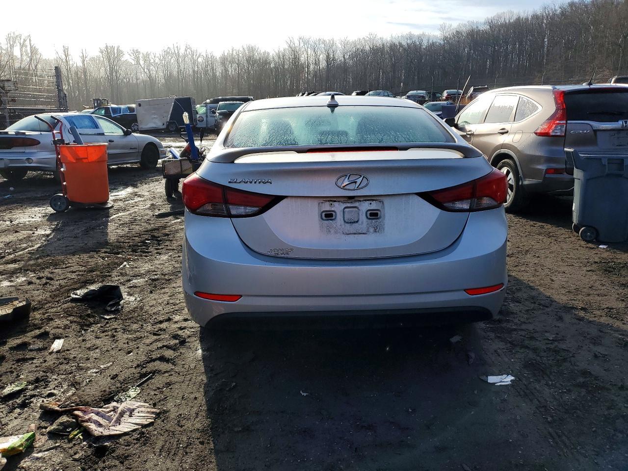 2015 Hyundai Elantra Se - Фото 6