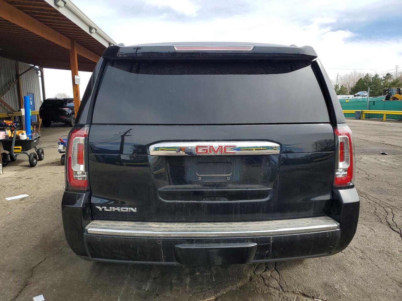2016 GMC Yukon Denali - Фото 6