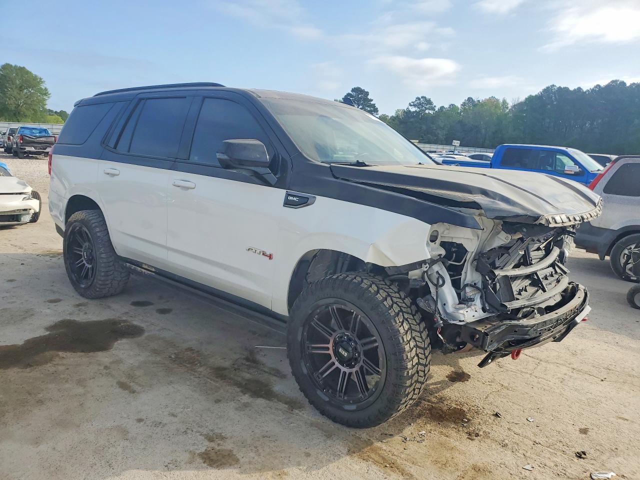 2022 GMC Yukon At4 - Фото 4