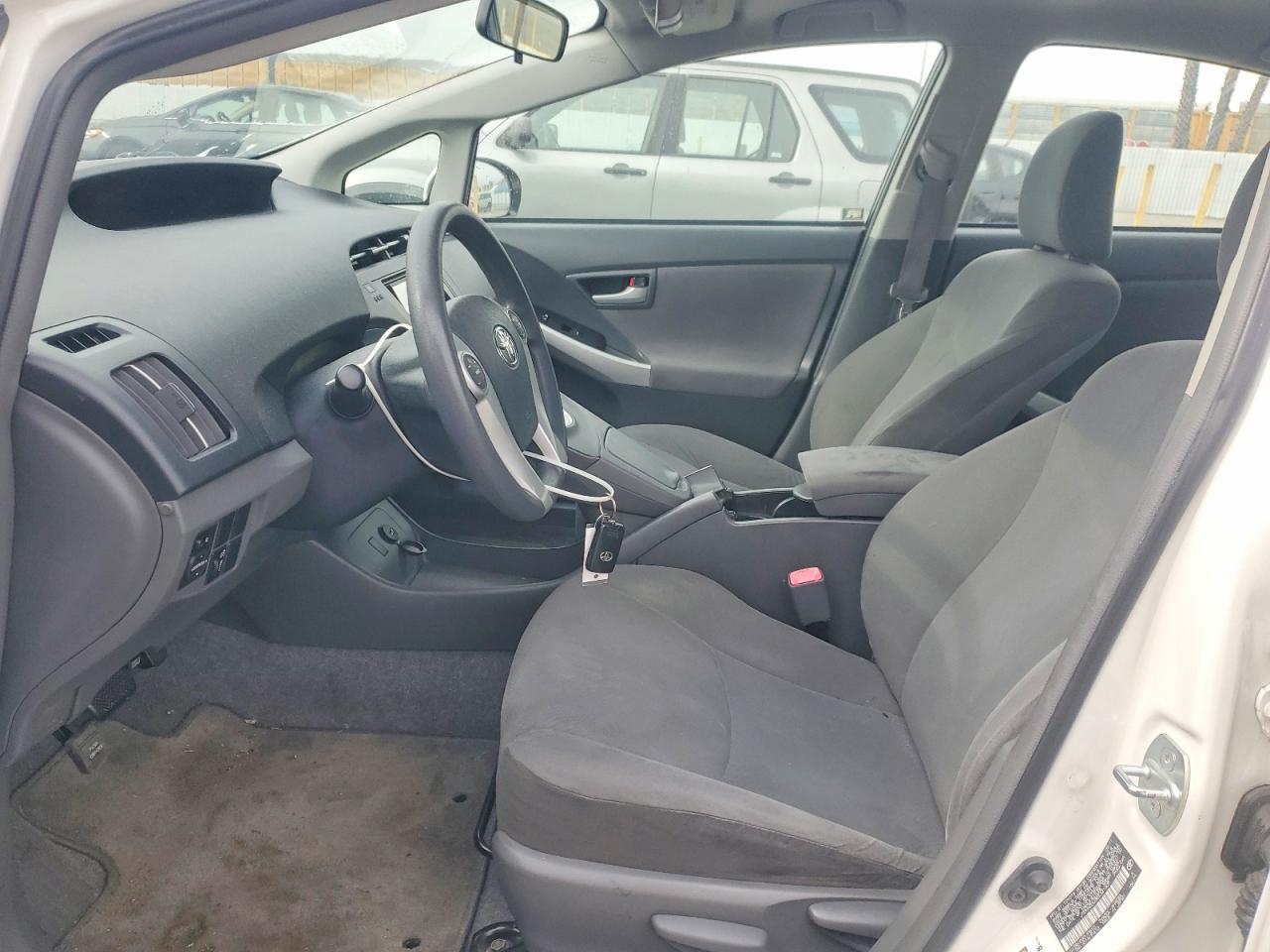 2011 Toyota Prius - Фото 7