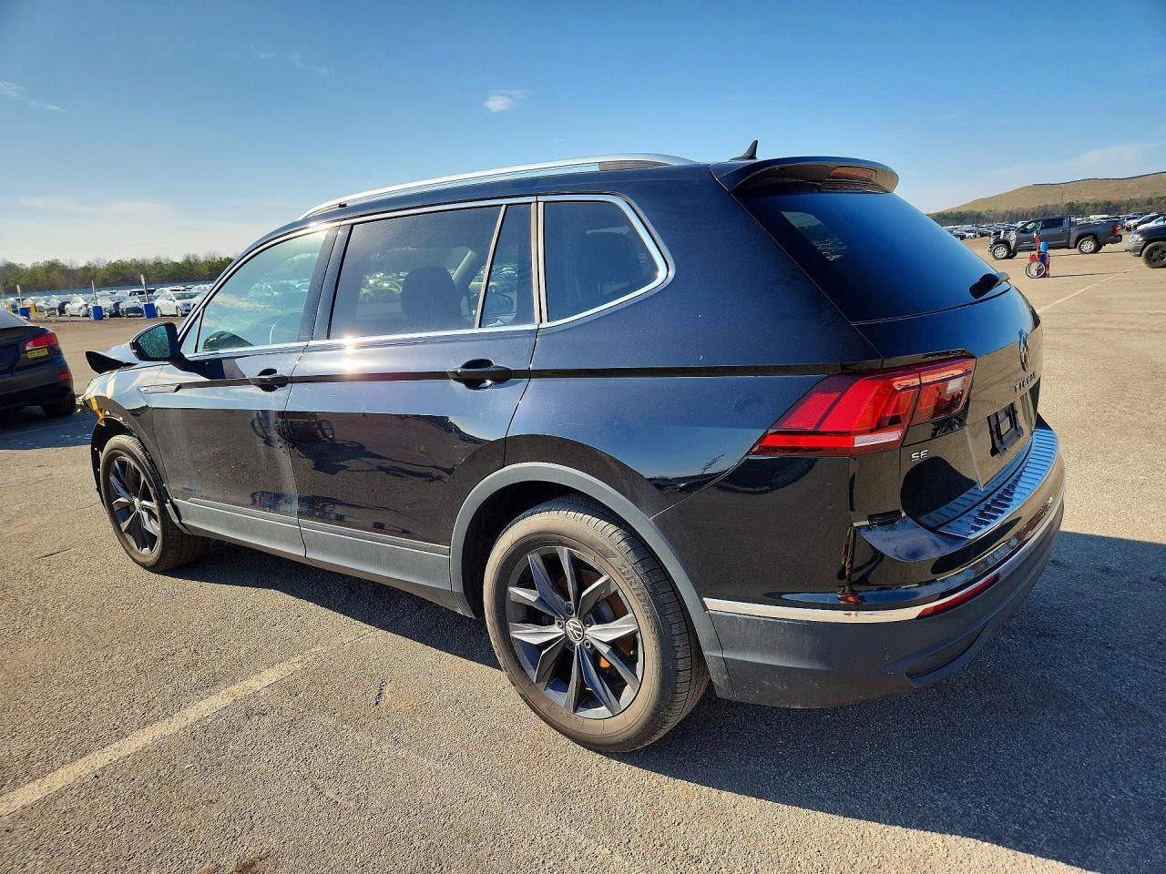 2024 Volkswagen Tiguan Se - Фото 2