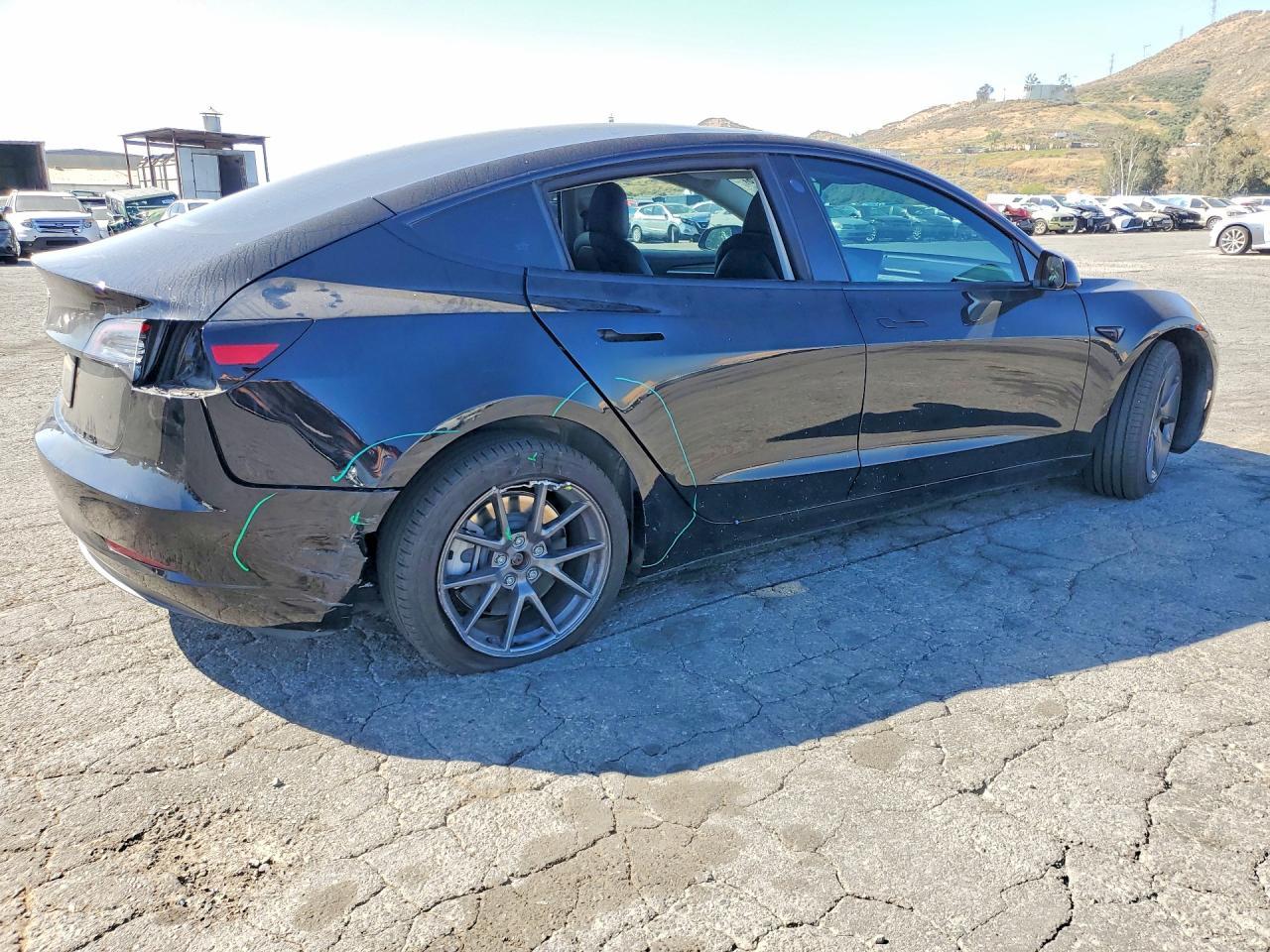 2022 Tesla Model 3 - Фото 3