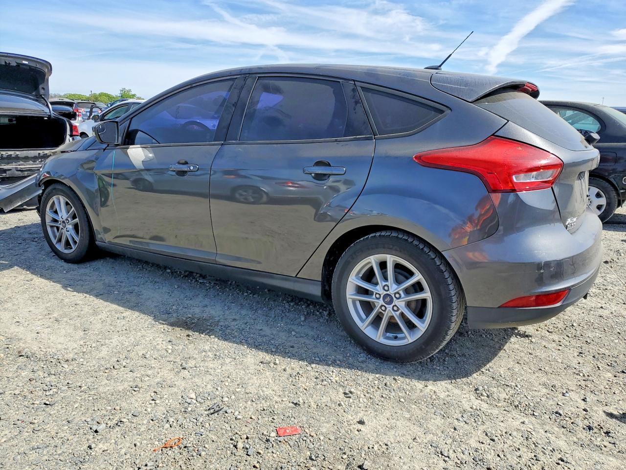 2016 Ford Focus Se - Image 2
