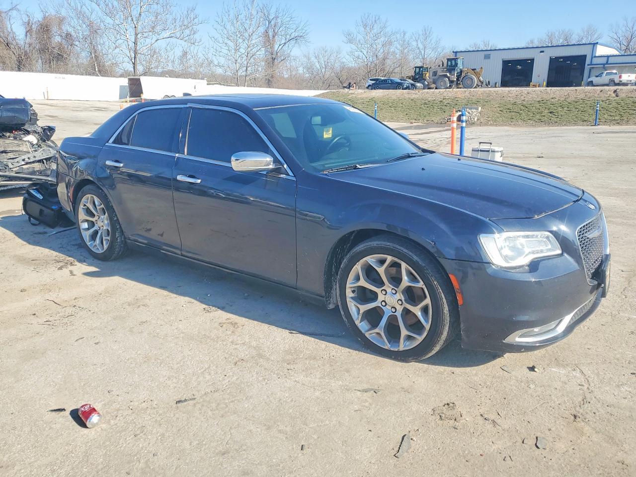 2018 Chrysler 300C Hemi C - Image 4