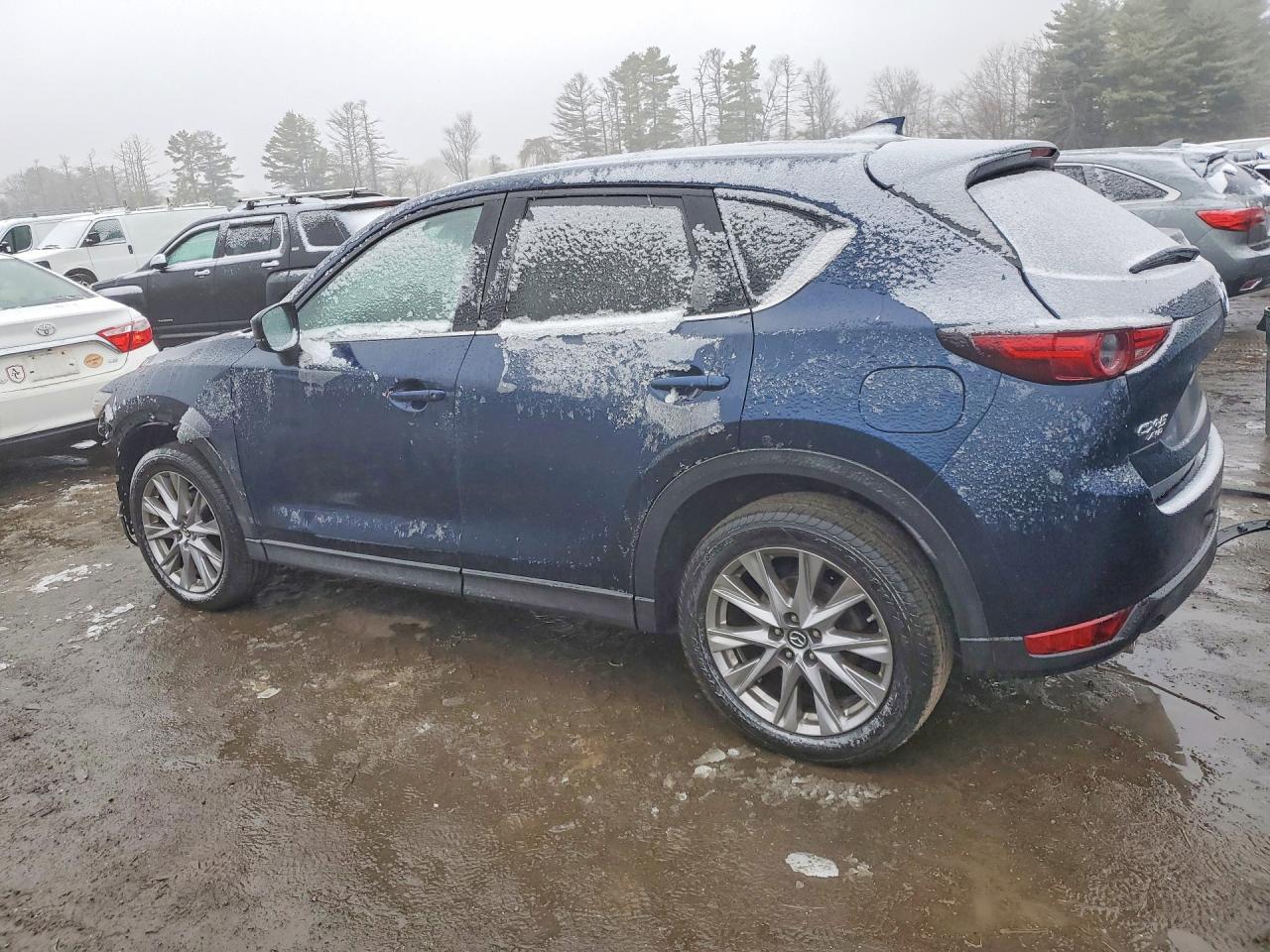 2019 Mazda Cx-5 Grand Touring - Image 2