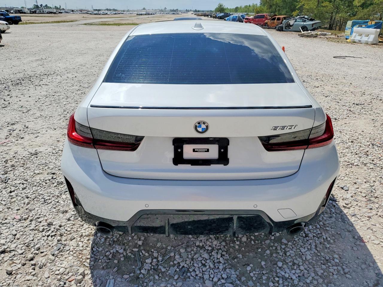 2023 BMW 330I - Фото 6