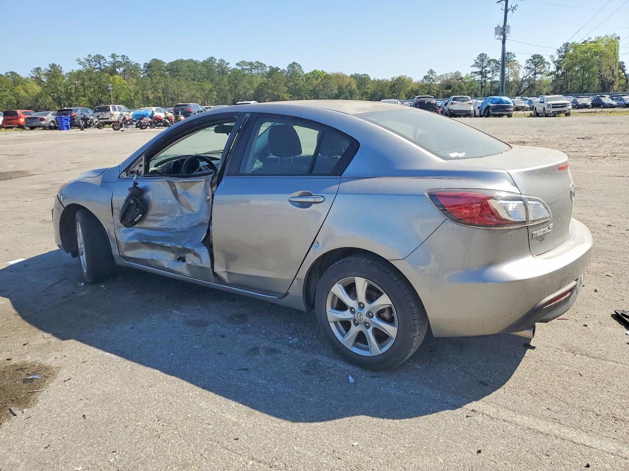 2011 Mazda 3 I - Фото 2