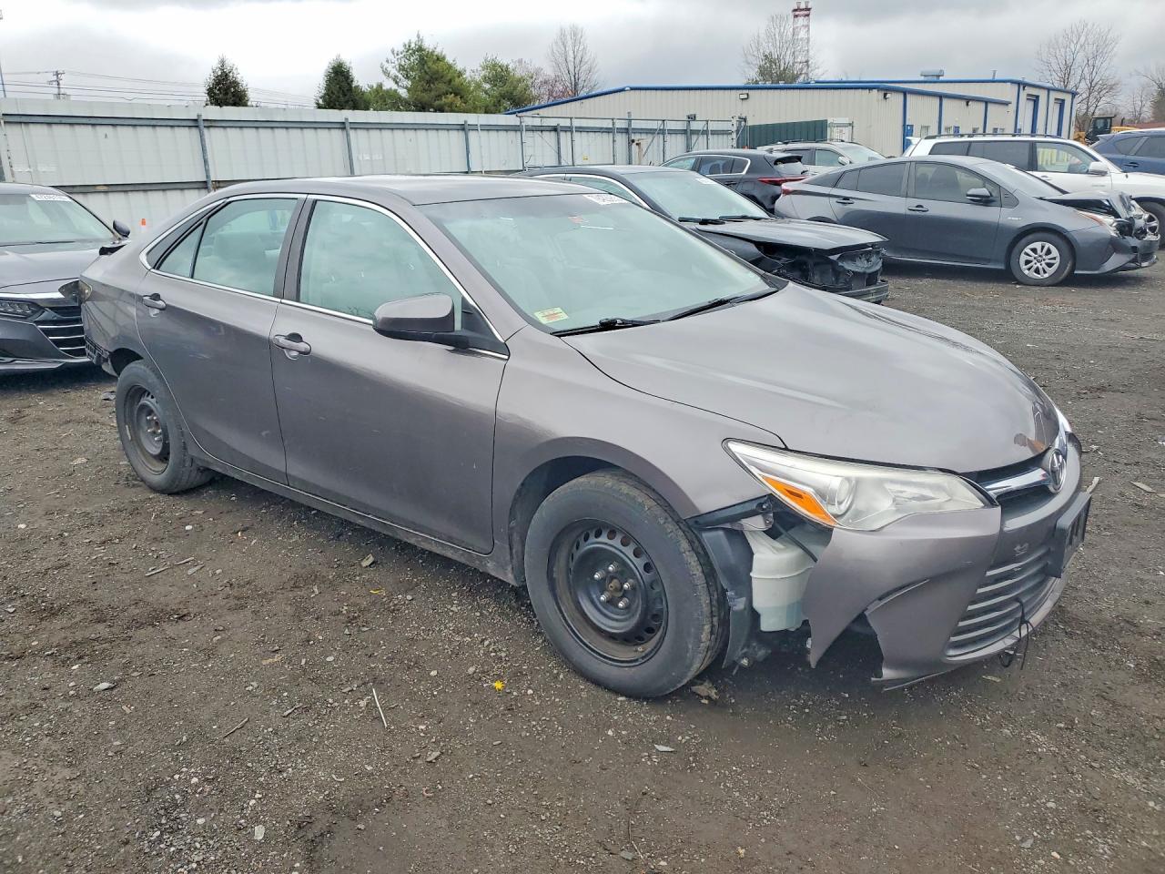 2017 Toyota Camry Le - Фото 4