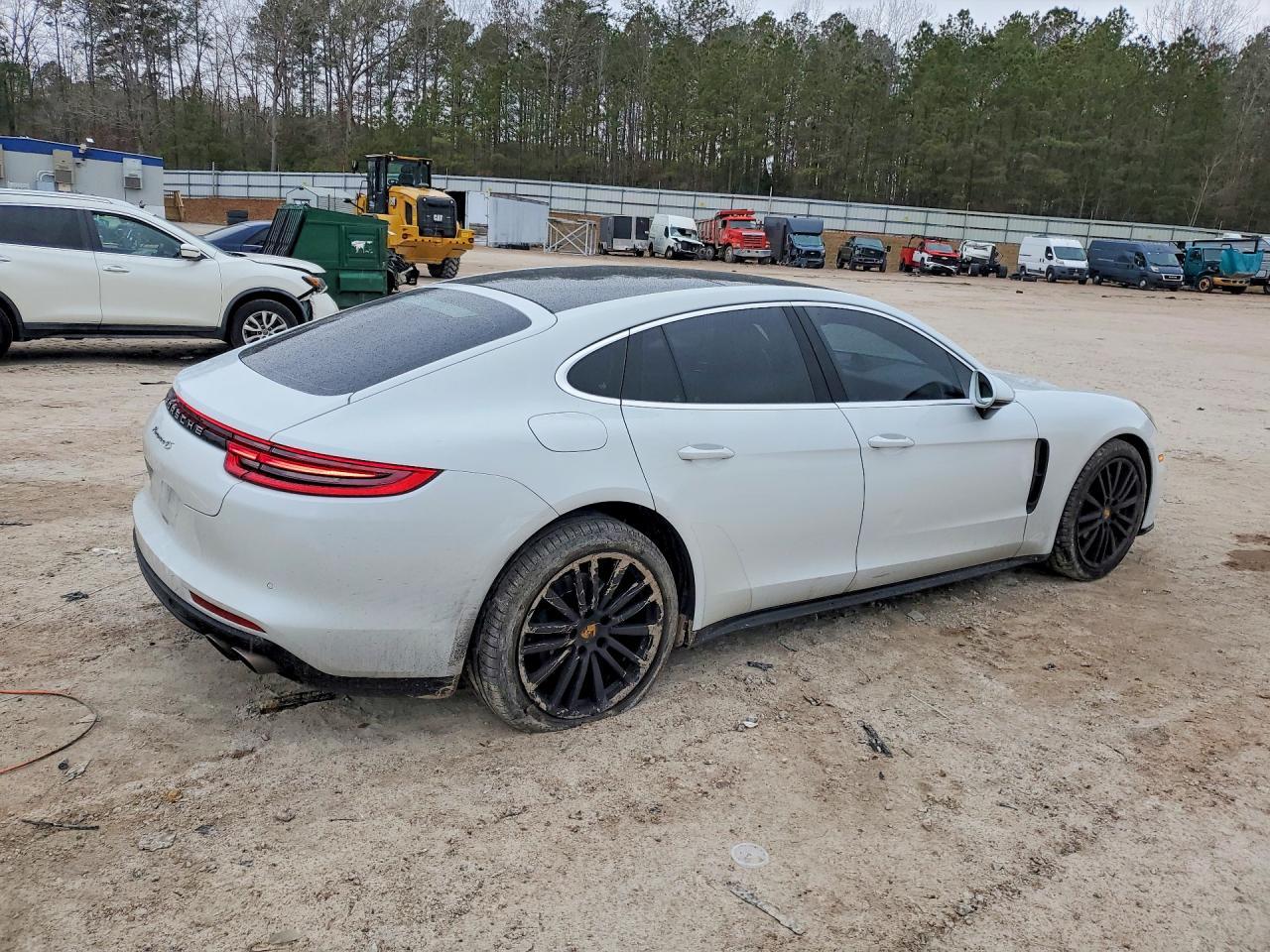 2017 Porsche Panamera 4S - Image 3