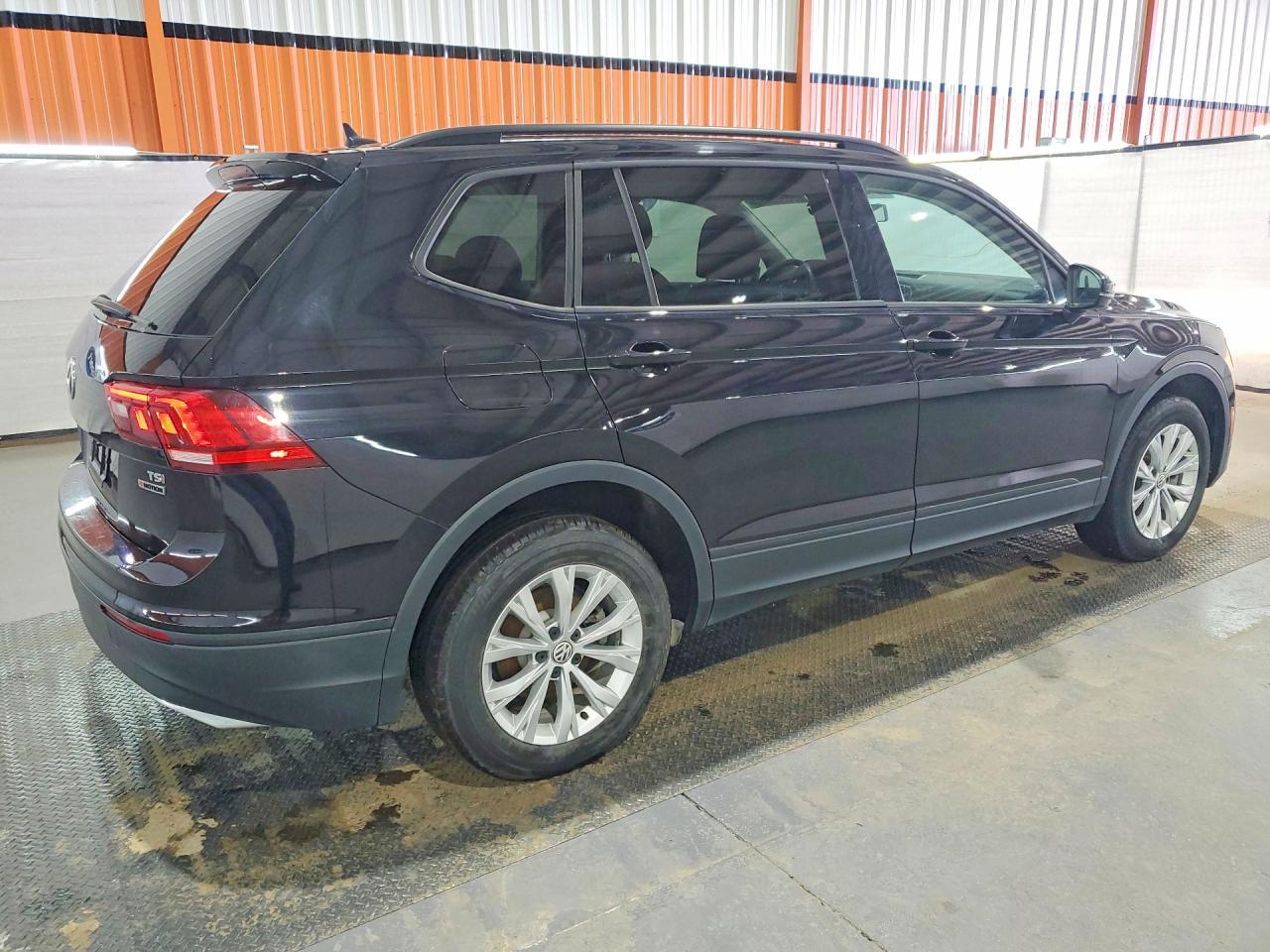 2018 Volkswagen Tiguan S - Фото 3