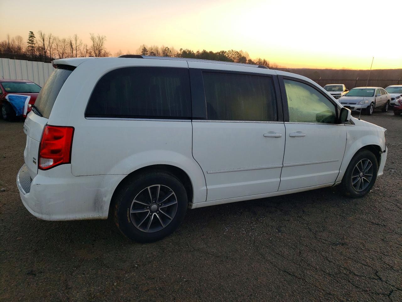 2017 Dodge Grand Caravan Sxt - Фото 3