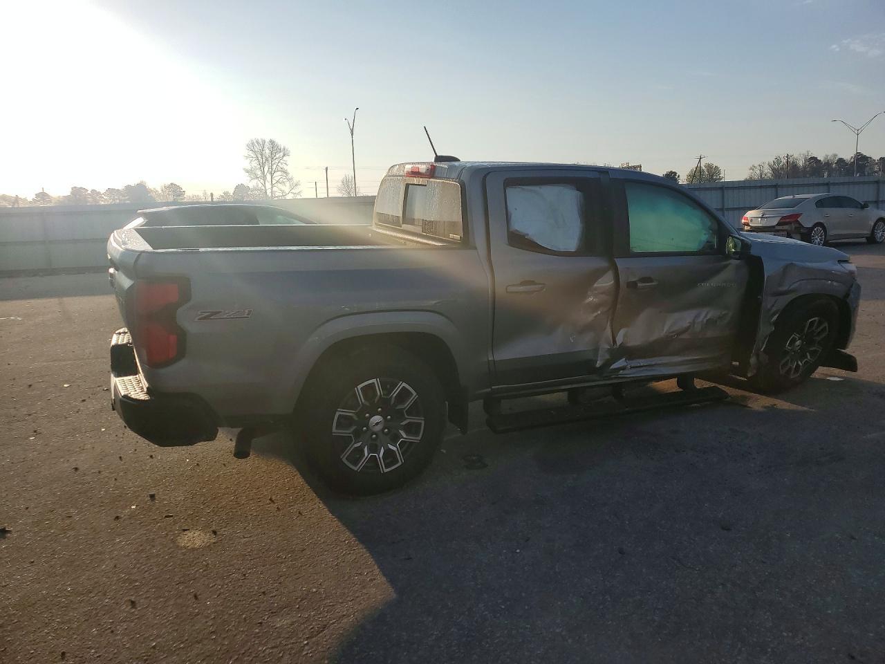 2025 Chev Colorado Z71 - Image 3
