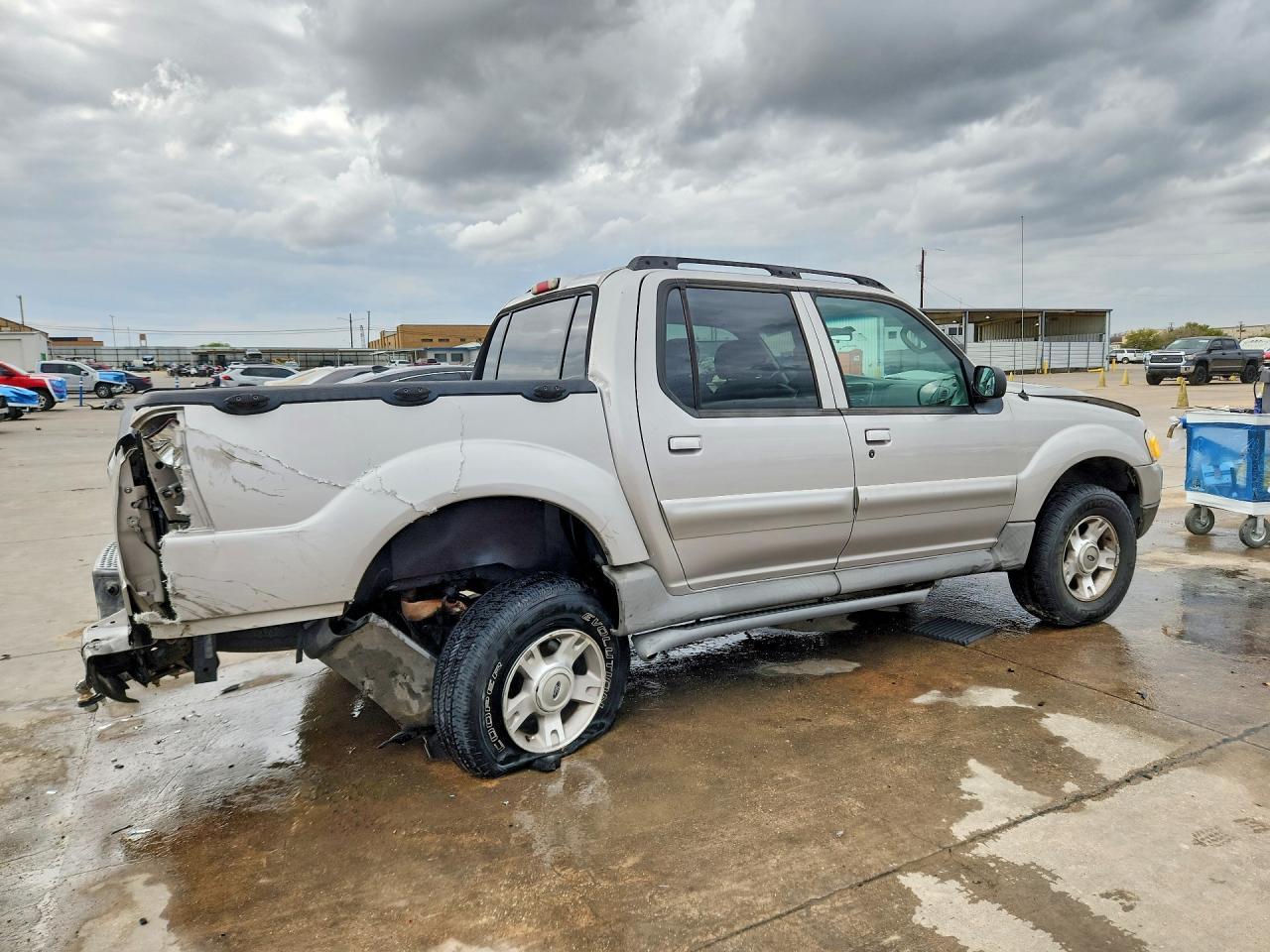 2003 Ford Explorer Sport Trac - Фото 3