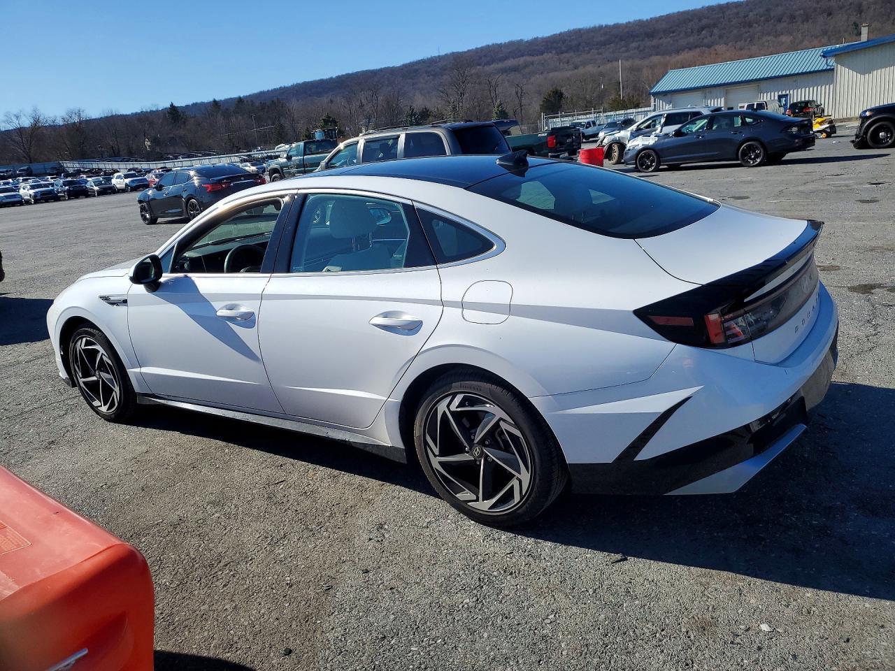 2025 Hyundai Sonata Sel Convenience - Image 2