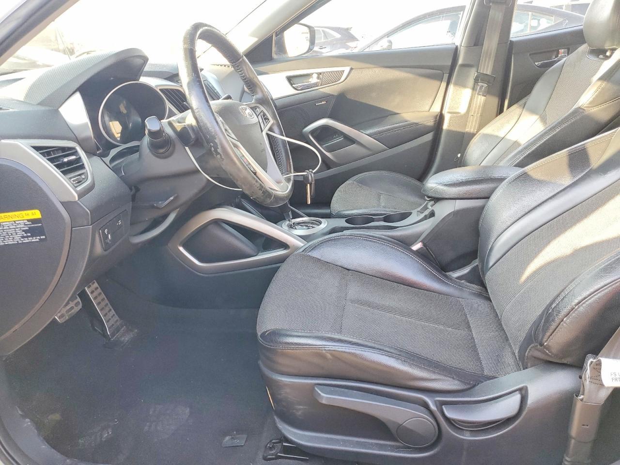 2013 Hyundai Veloster Base - Фото 7