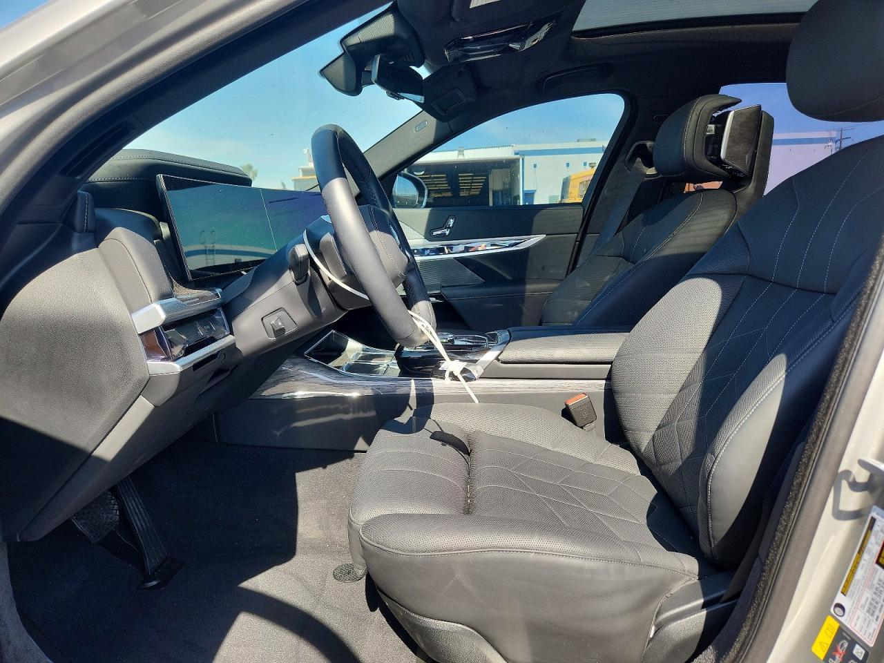 2025 BMW I7 Edrive50 - Image 7
