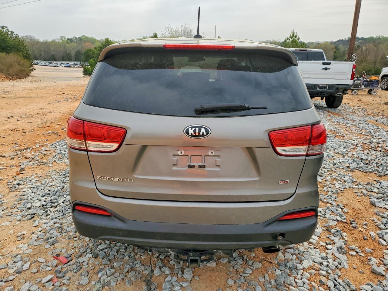 2017 Kia Sorento L - Image 6