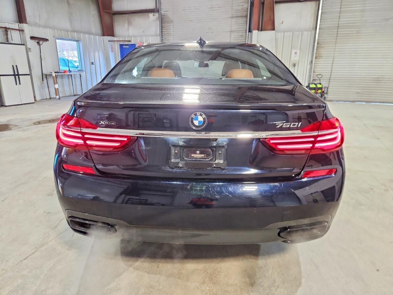 2018 BMW 750 Xi - Фото 6