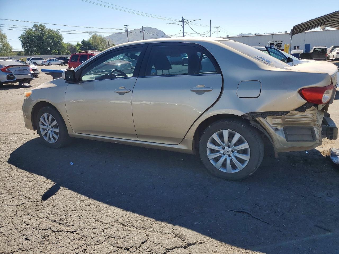 2013 Toyota Corolla Le - Фото 2