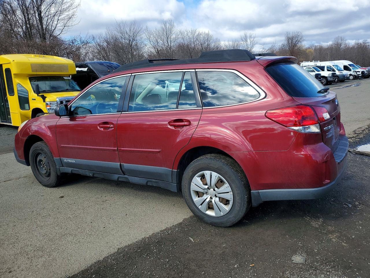 2013 Subaru Outback 2.5I - Фото 2