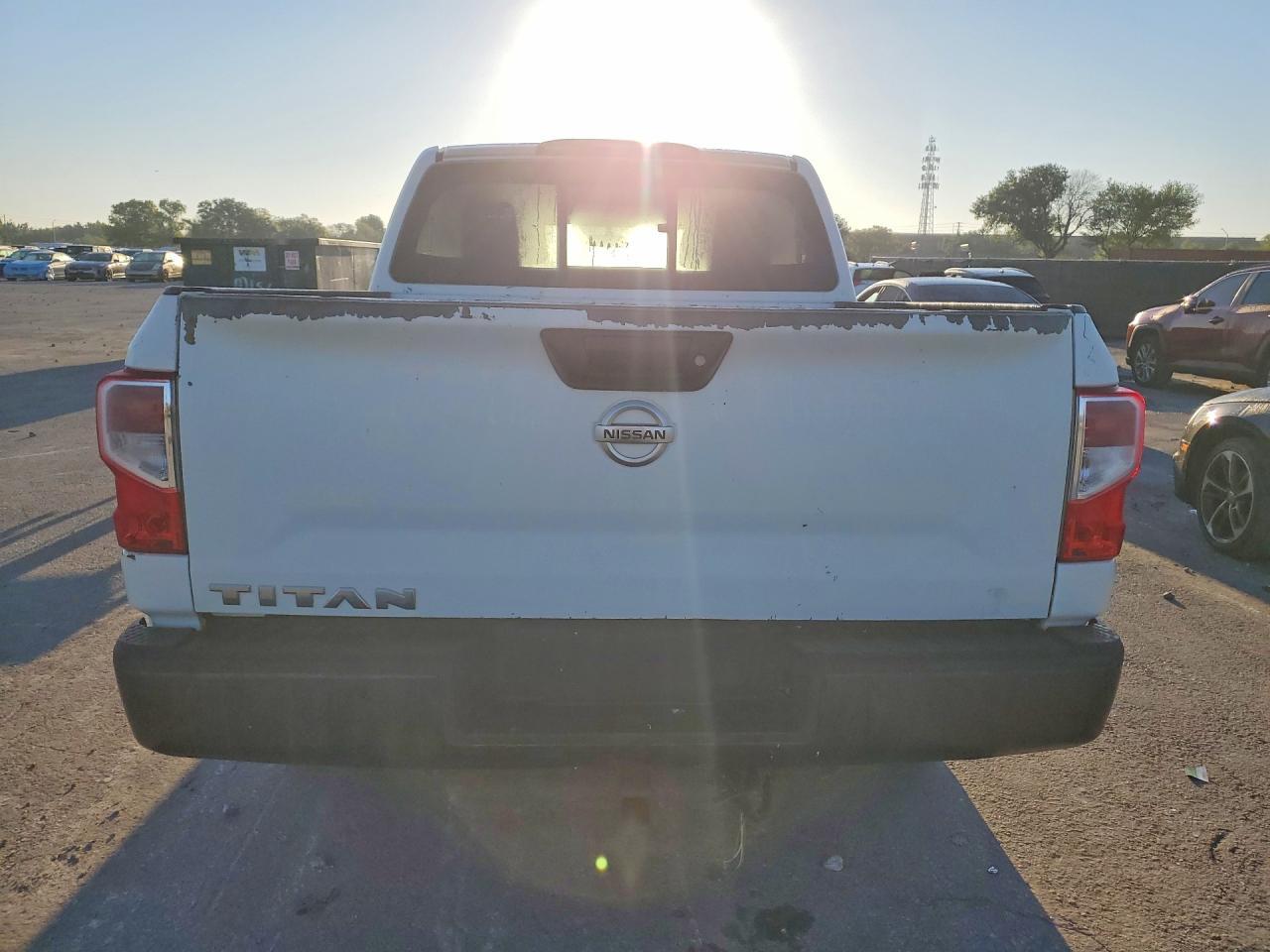 2017 Nissan Titan S - Фото 6