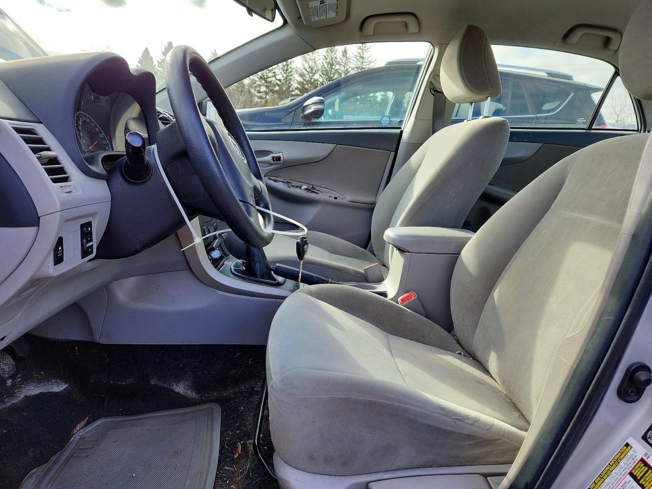 2011 Toyota Corolla Base - Фото 7