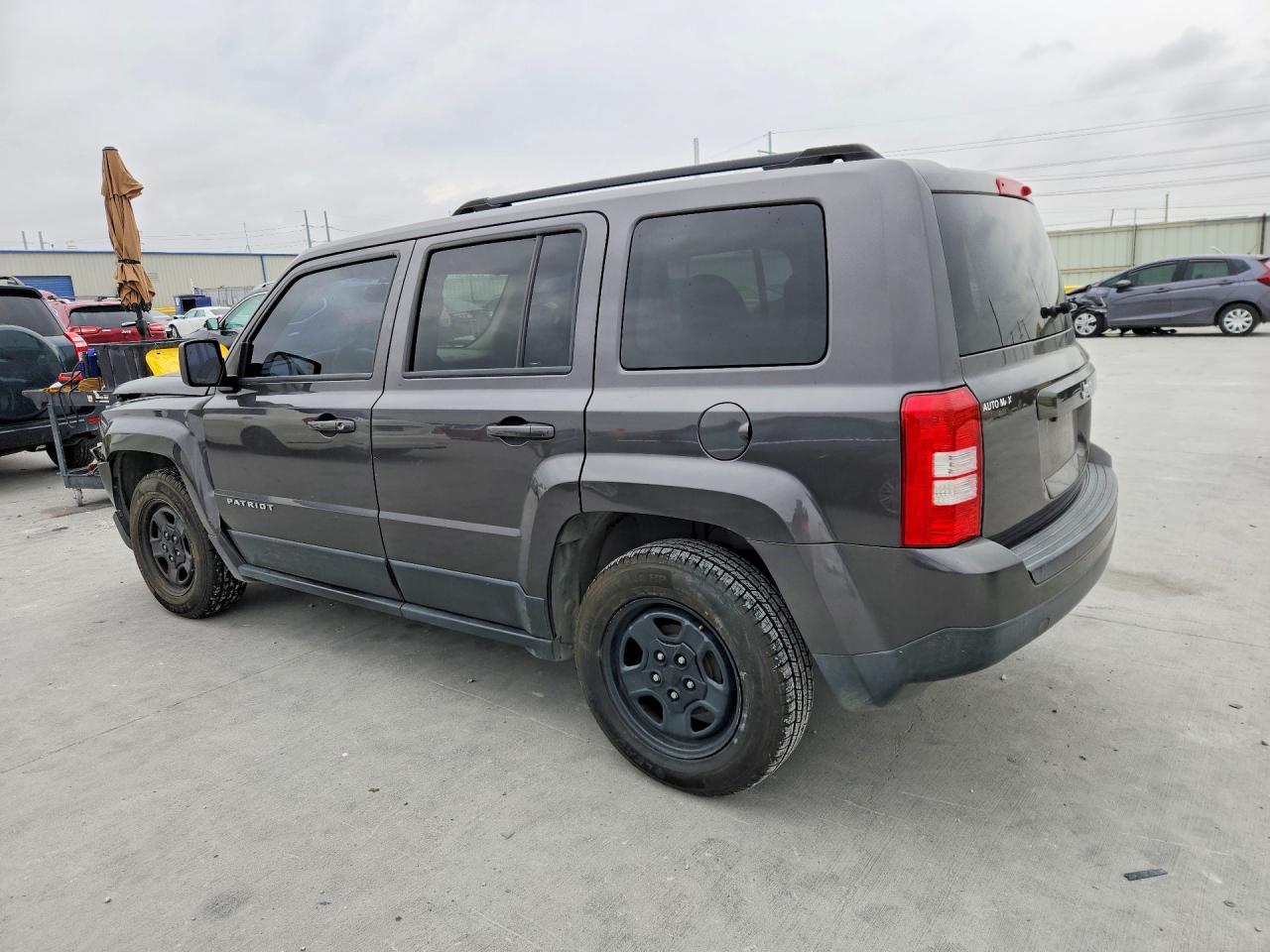 2016 Jeep Patriot Sport - Фото 2