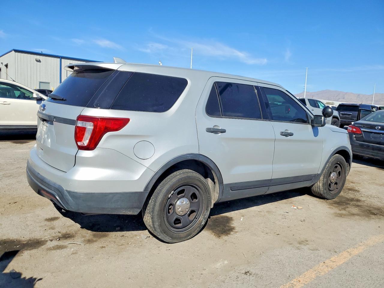 2016 Ford Explorer Police Interceptor - Фото 3
