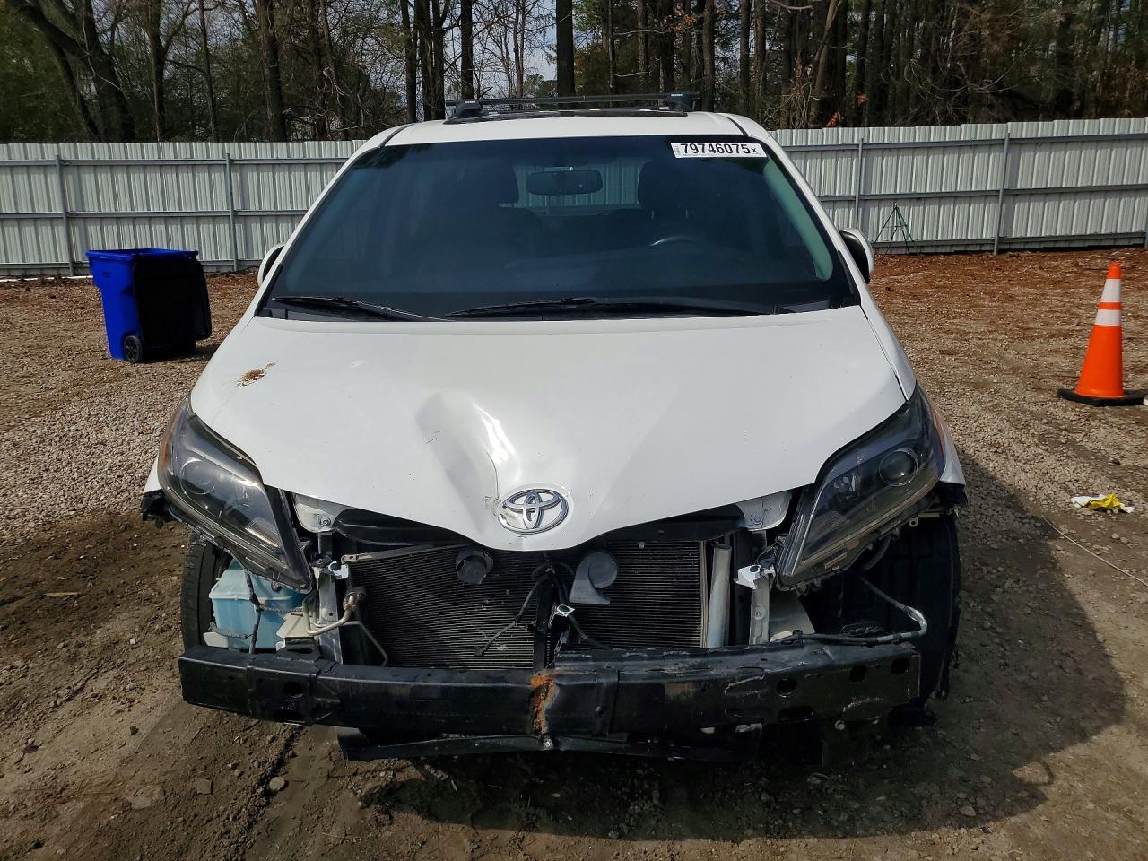 2016 Toyota Sienna Se 8-Passenger - Image 5