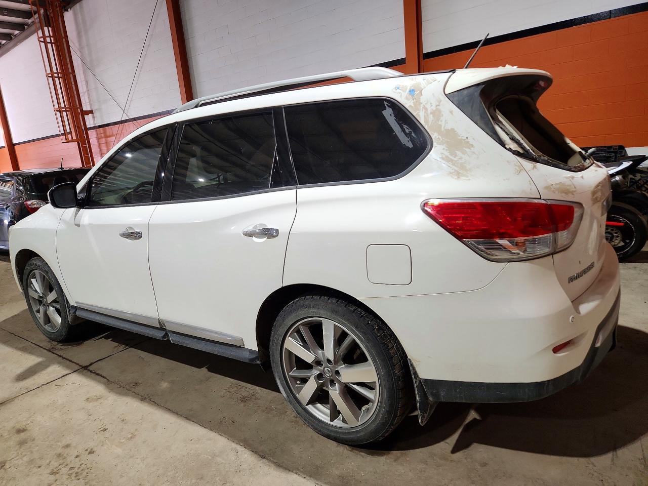 2013 Nissan Pathfinder S - Фото 2