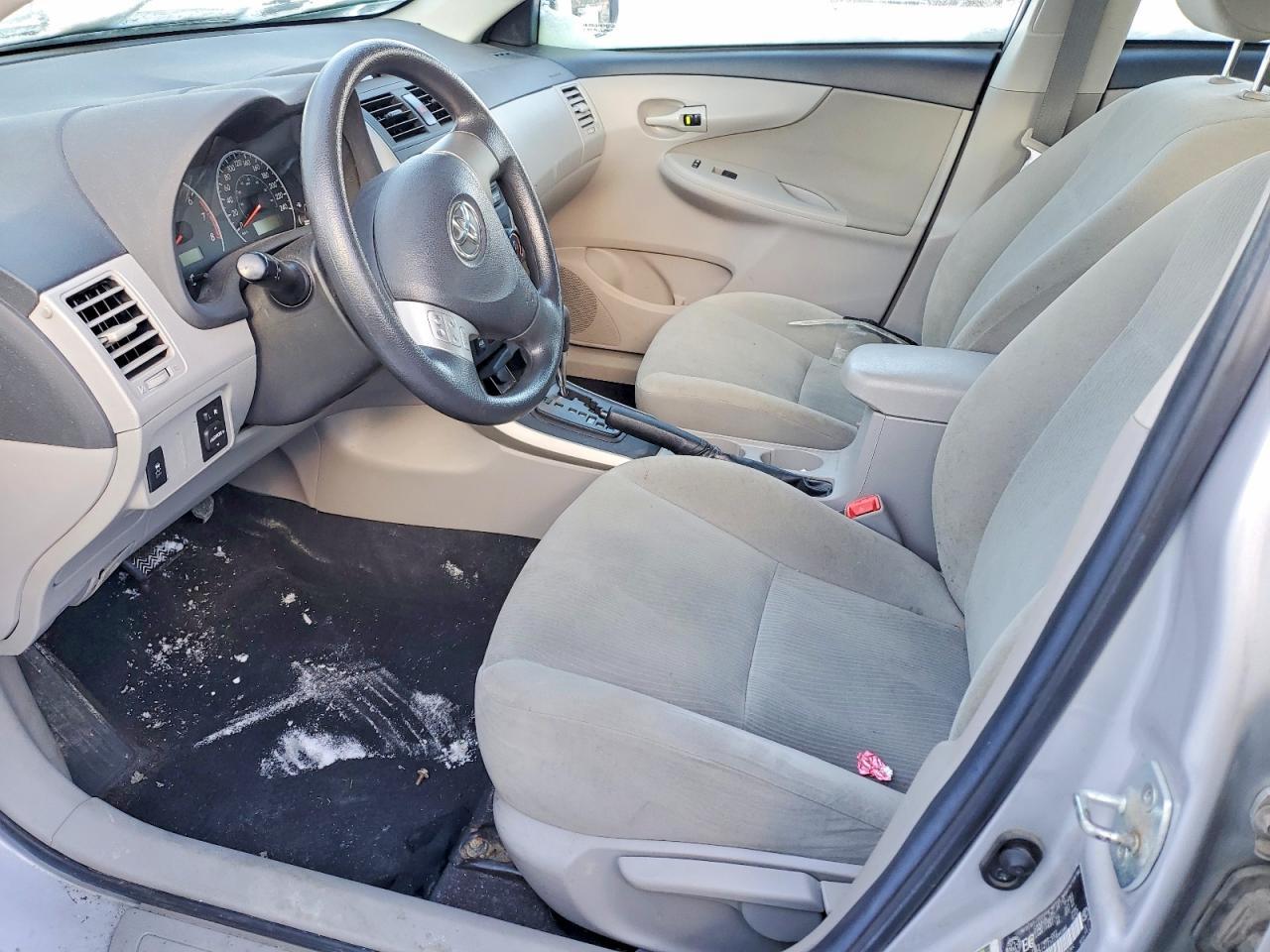 2012 Toyota Corolla L - Фото 7