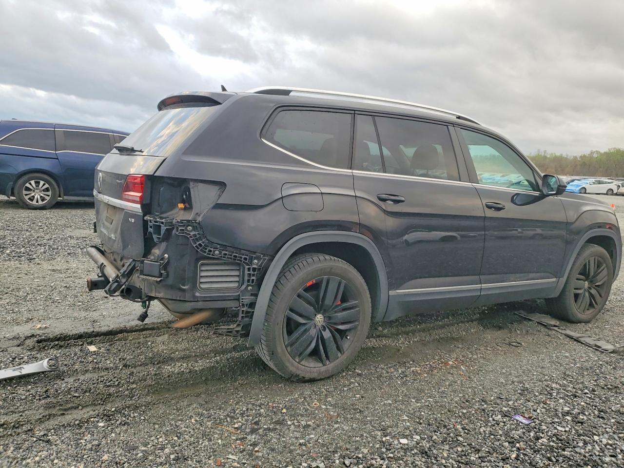 2018 Volkswagen Atlas - Image 3