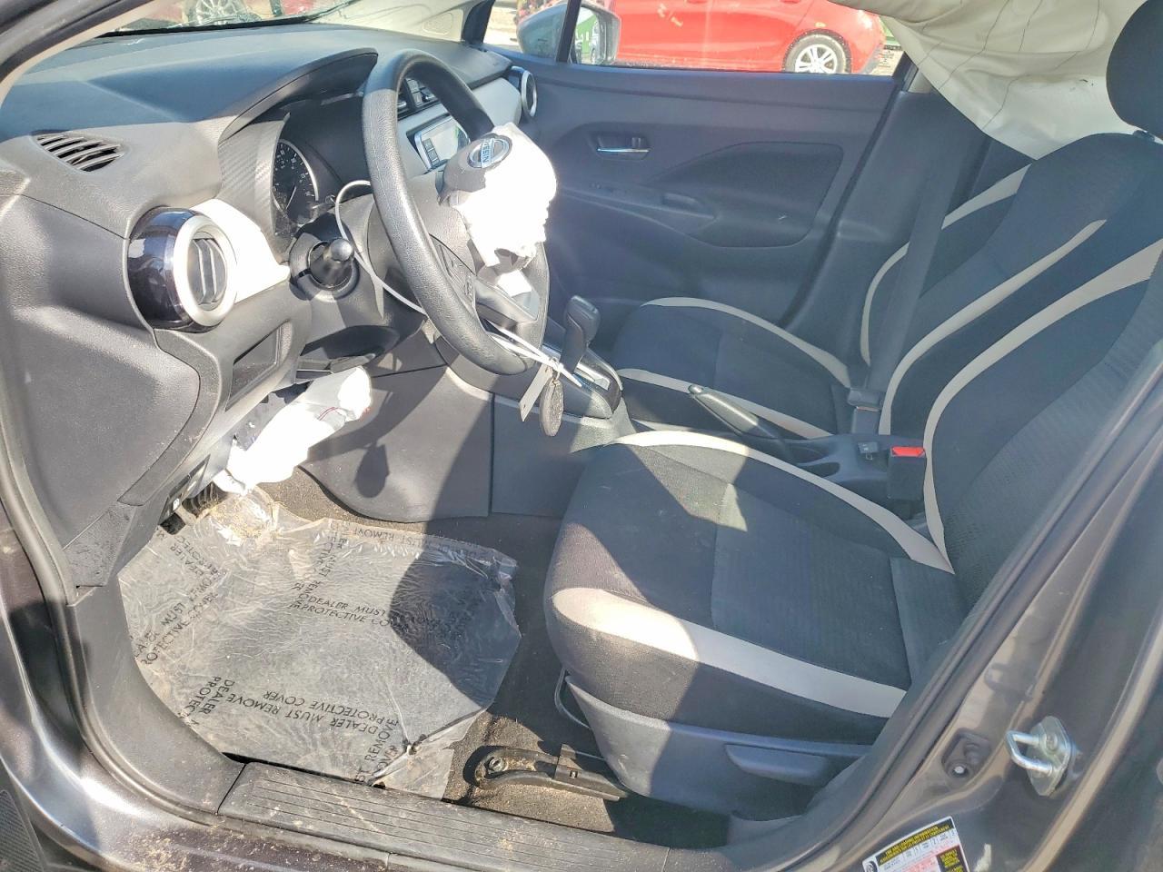2022 Nissan Versa Sv - Image 7
