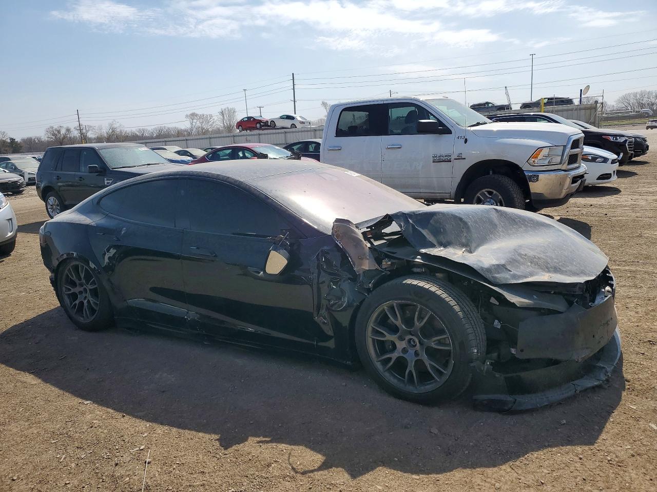 2022 Tesla Model S - Фото 4