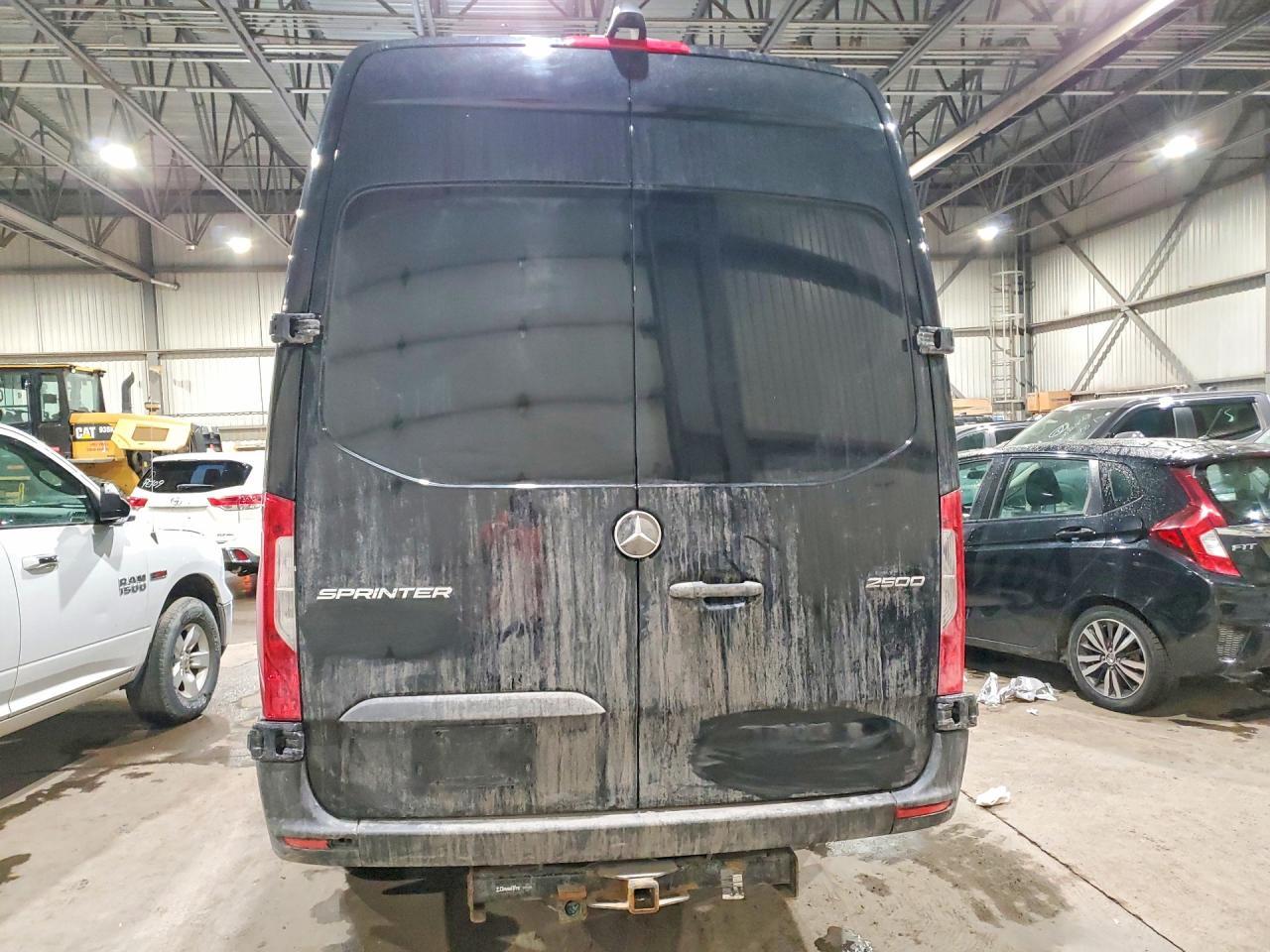 2022 Mercedes-Benz Sprinter 2500 - Фото 6