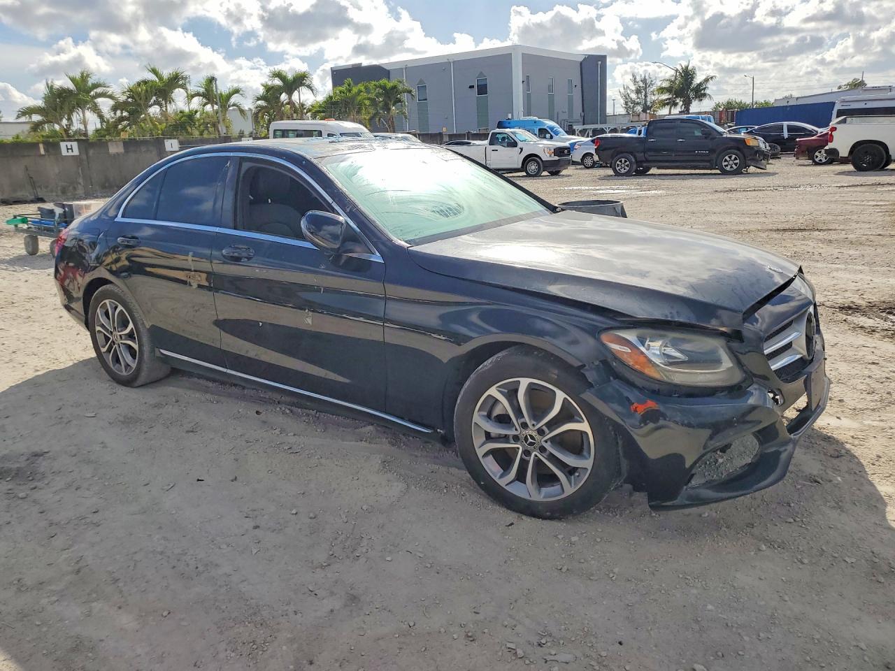 2018 Mercedes-Benz C 300 - Фото 4