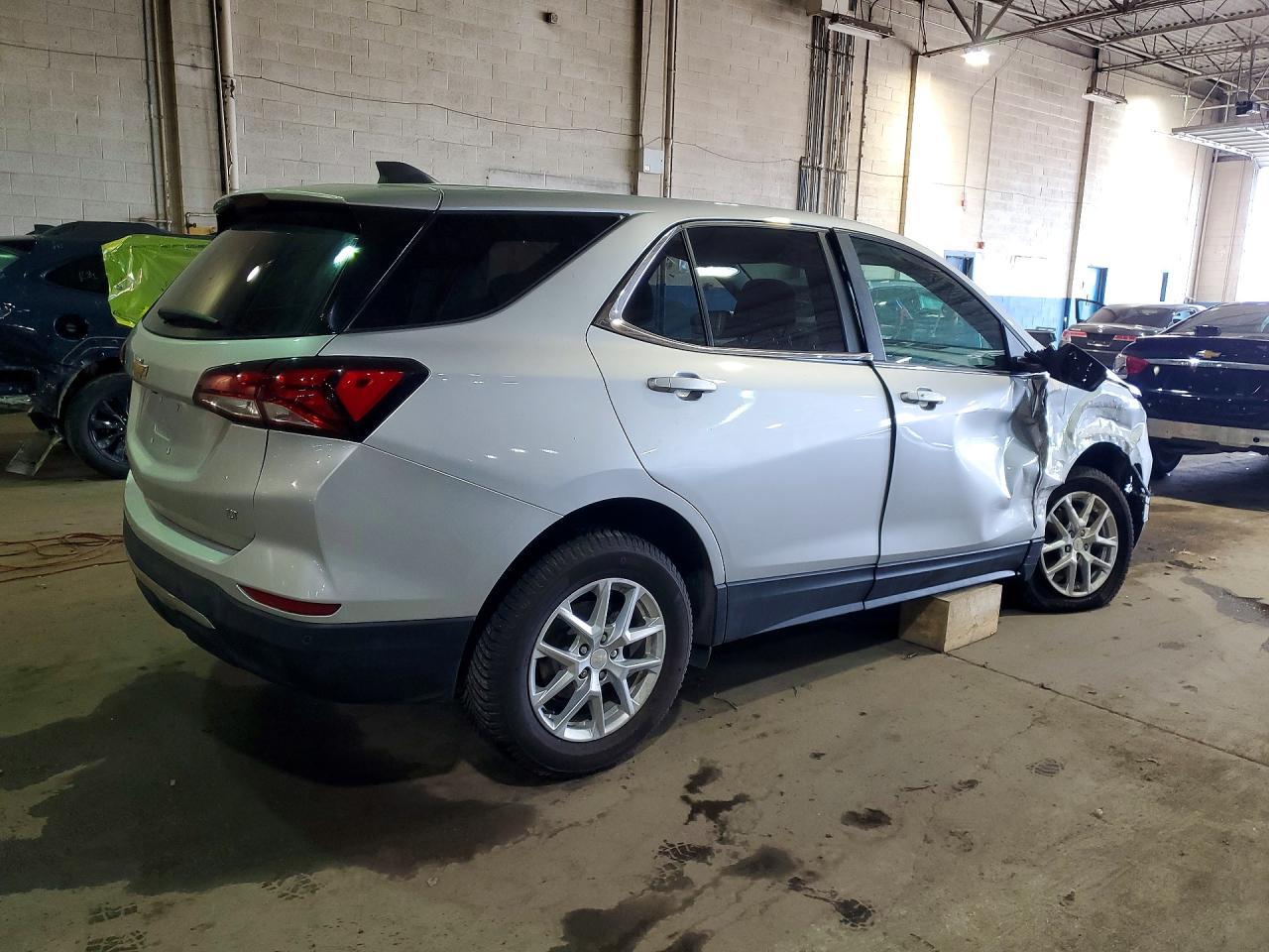 2022 Chevrolet Equinox Lt - Фото 3