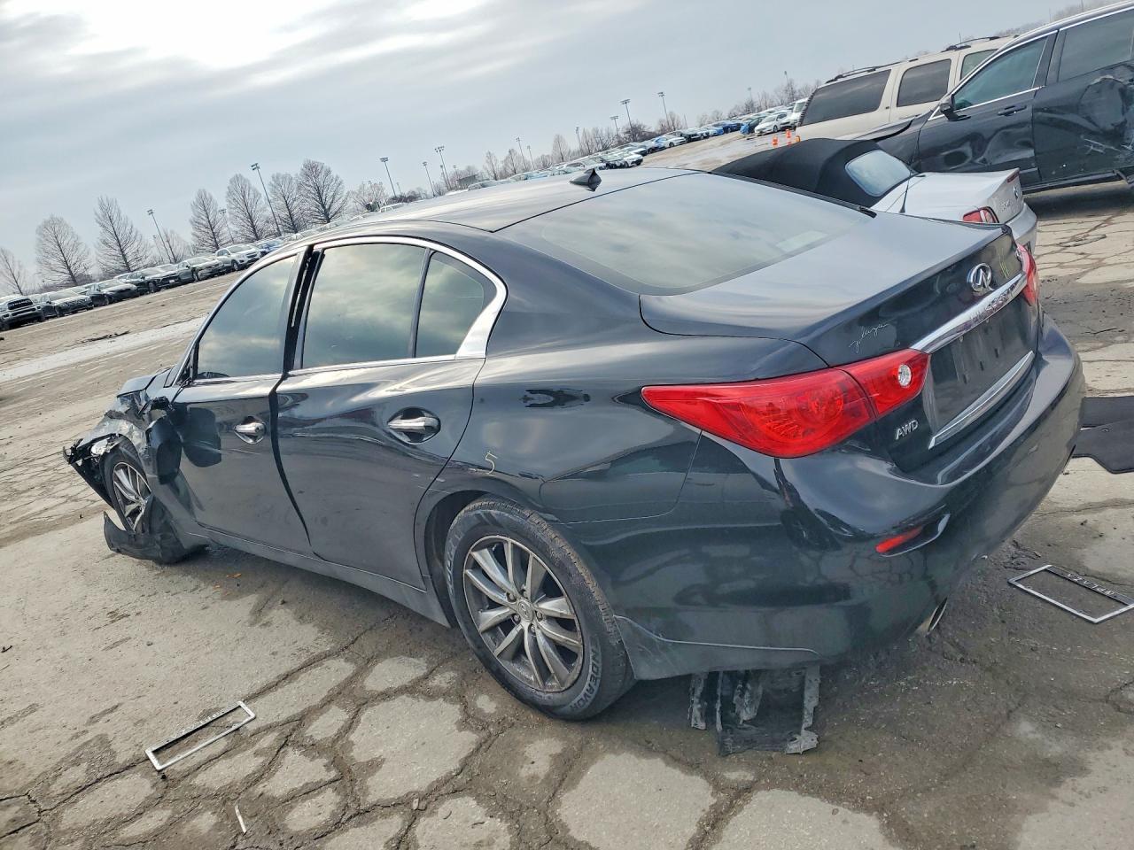 2015 Infiniti Q50 Premium - Фото 2