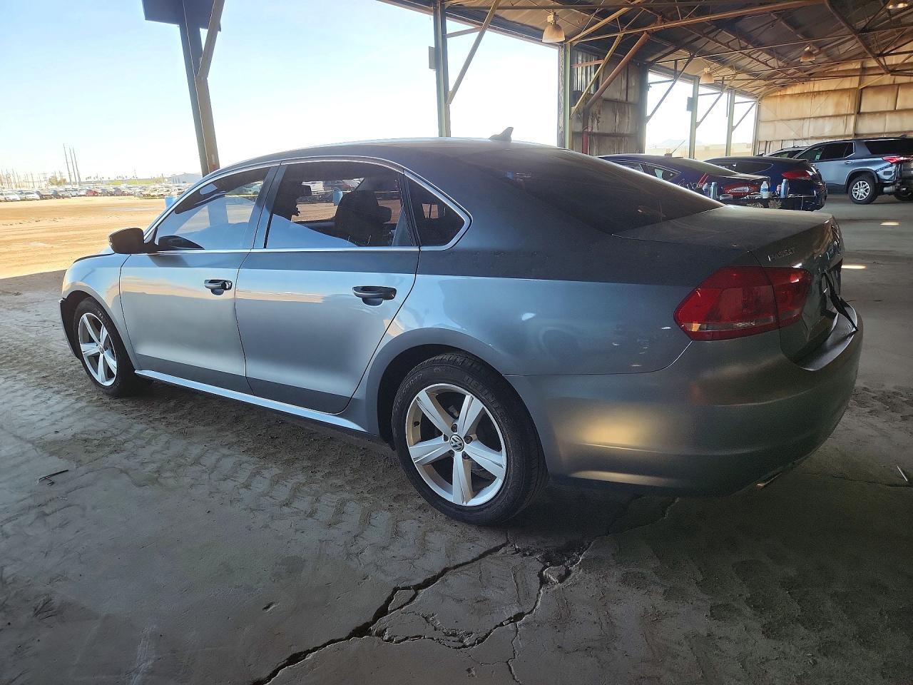 2013 Volkswagen Passat Se - Image 2