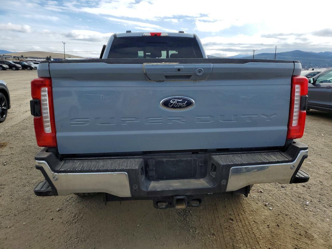 2025 Ford F350 Super Duty - Image 6