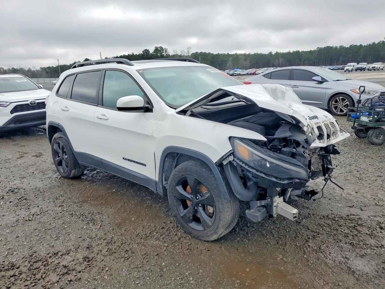 2019 Jeep Cherokee Latitude Plus - Image 4