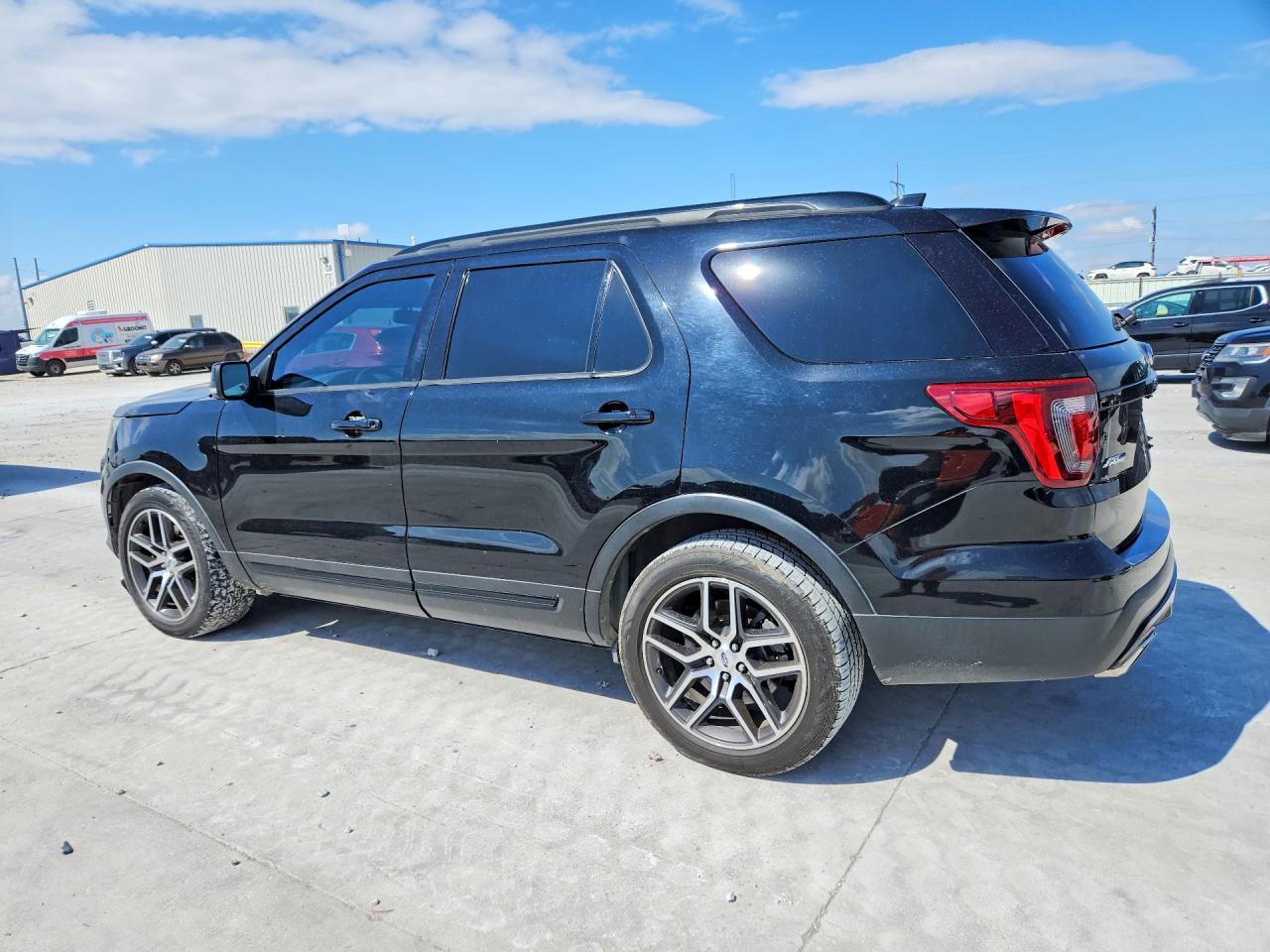 2016 Ford Explorer Sport - Image 2
