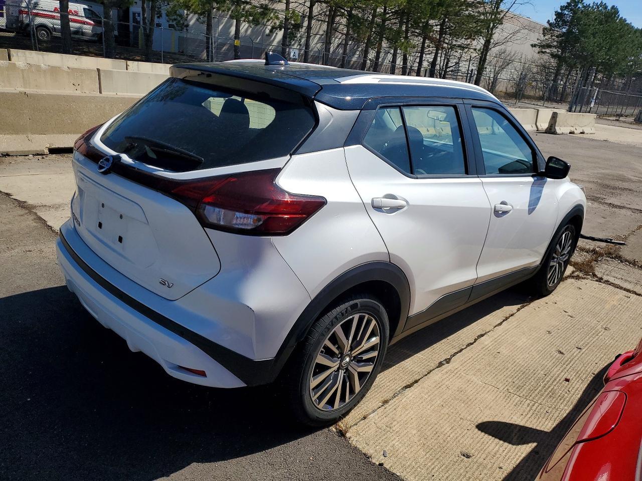 2021 Nissan Kicks Sv- Prior Fleet- Ck Eng Light On - Фото 3