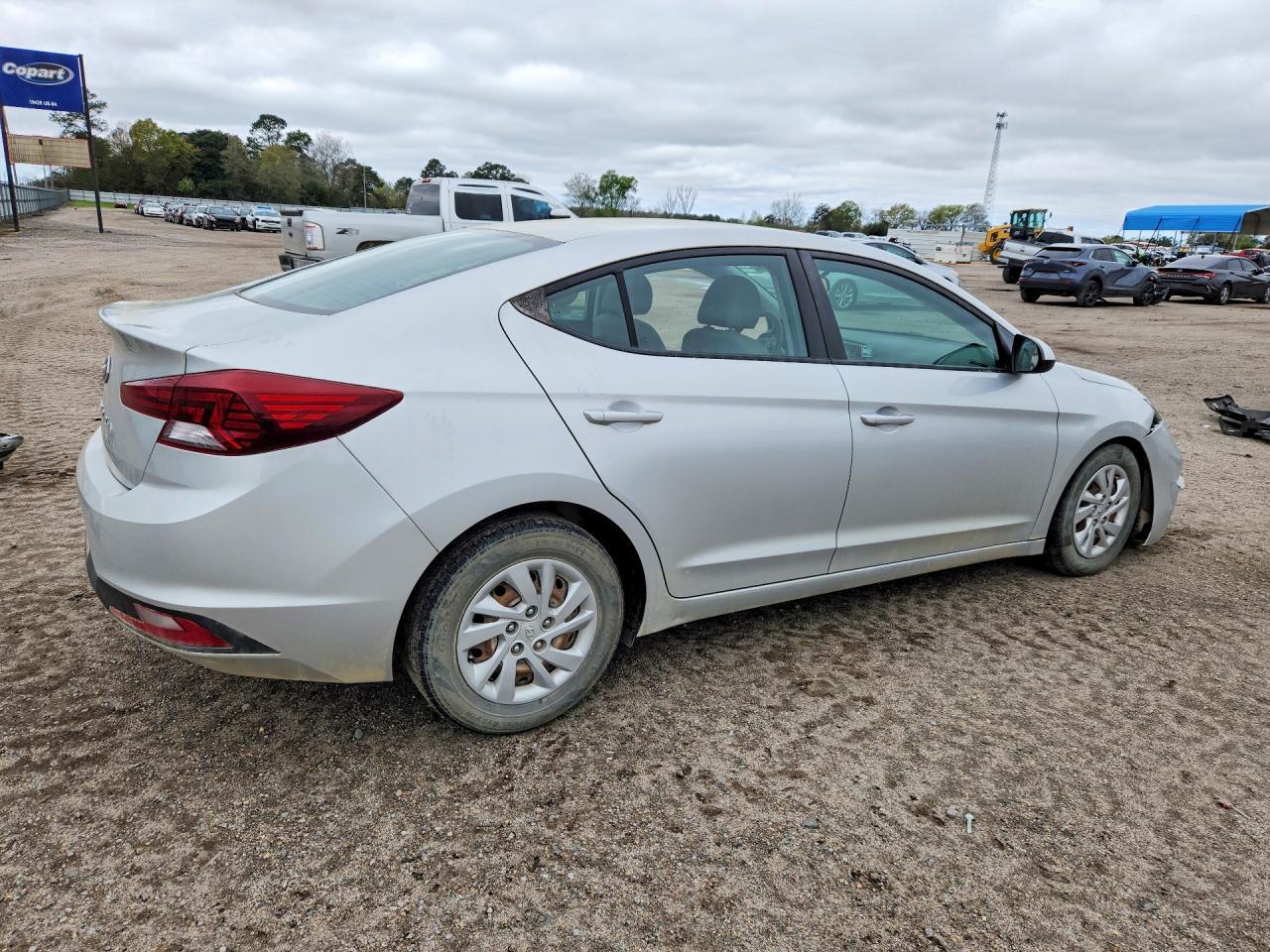 2019 Hyundai Elantra Se - Фото 3