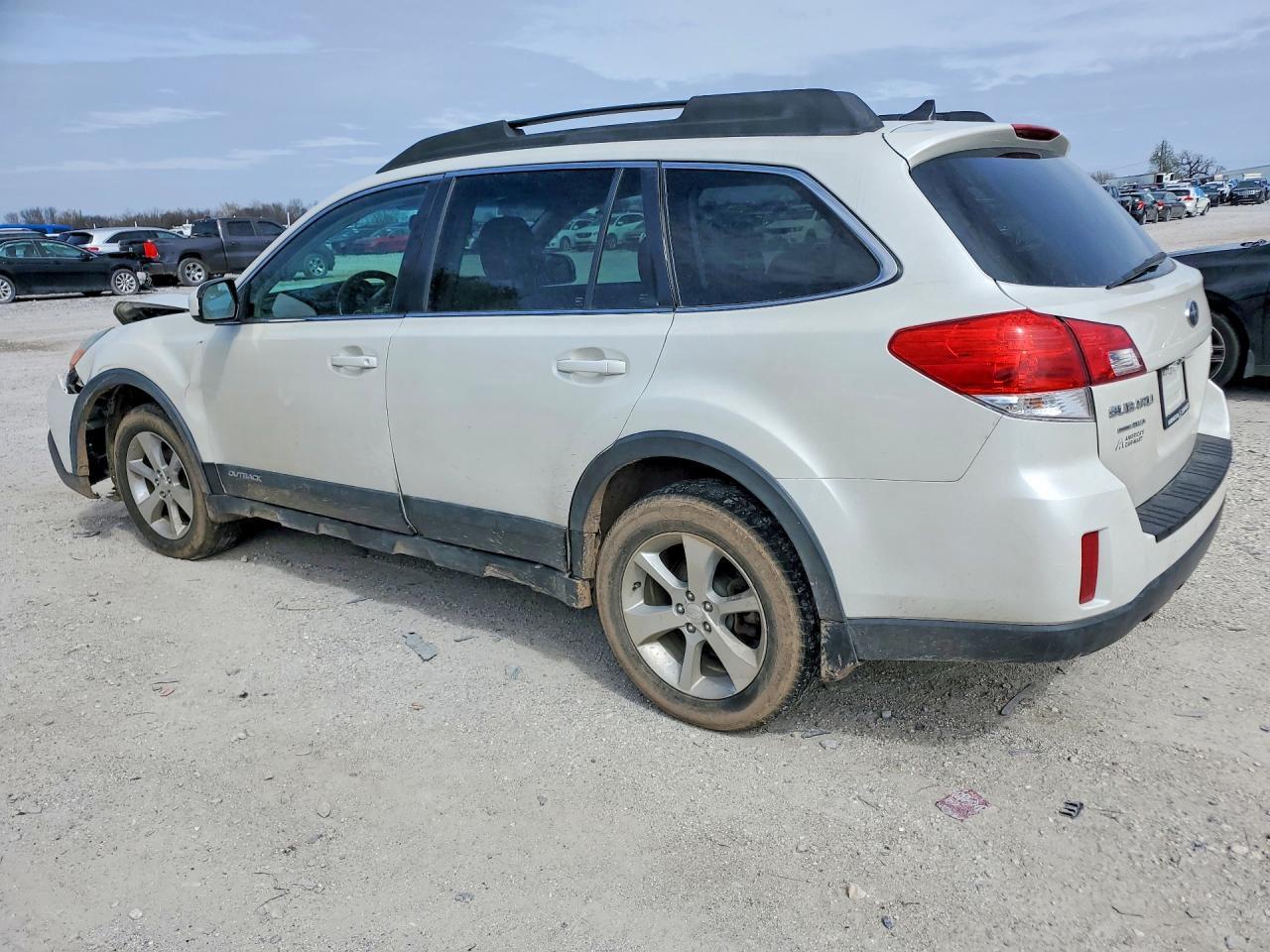 2014 Subaru Outback 2.5I Limited - Image 2