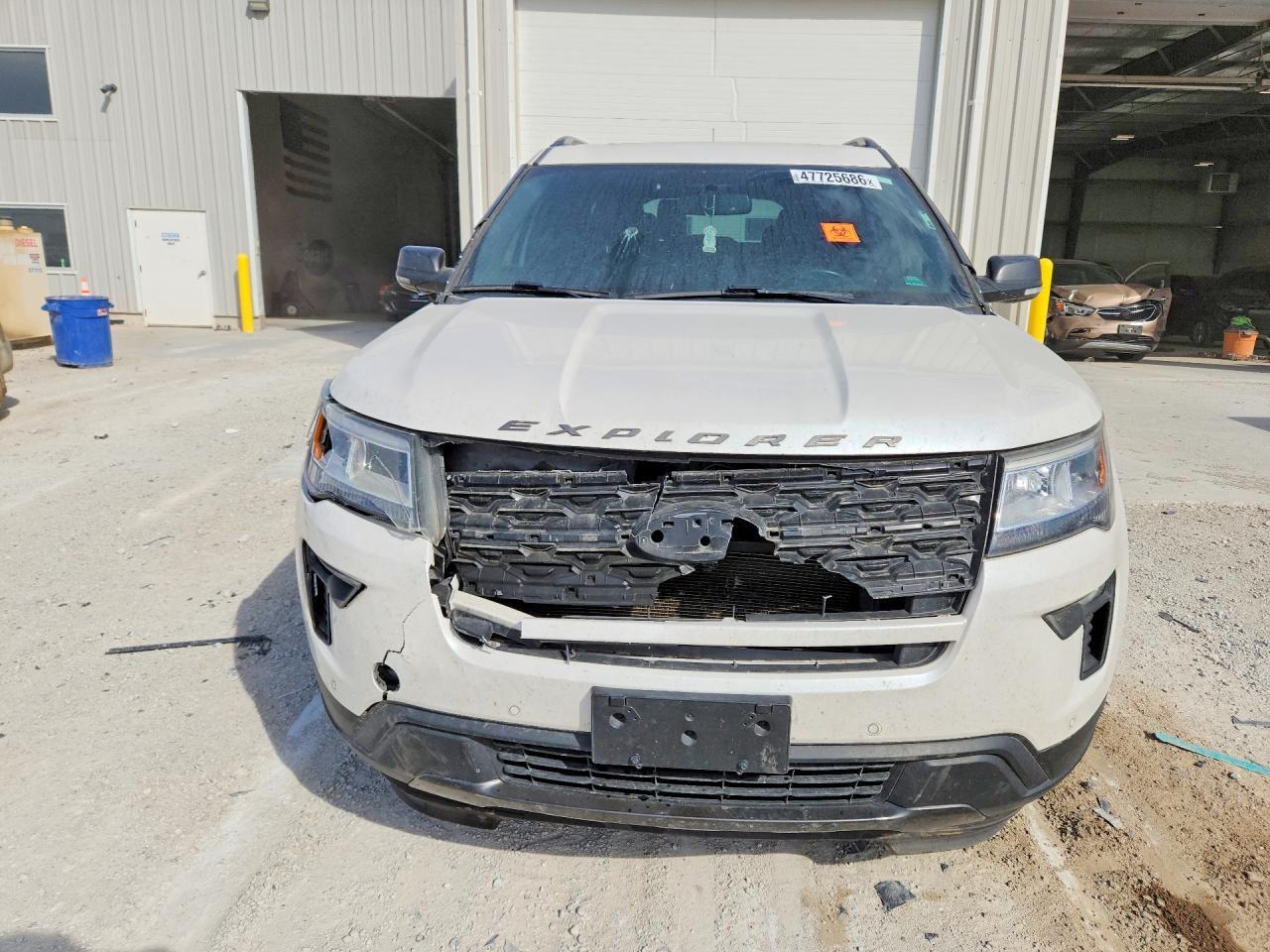 2018 Ford Explorer Xlt - Фото 5